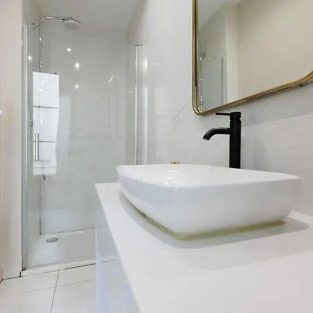 Cosy 4bdr Pour 12p Canal Saint Martin